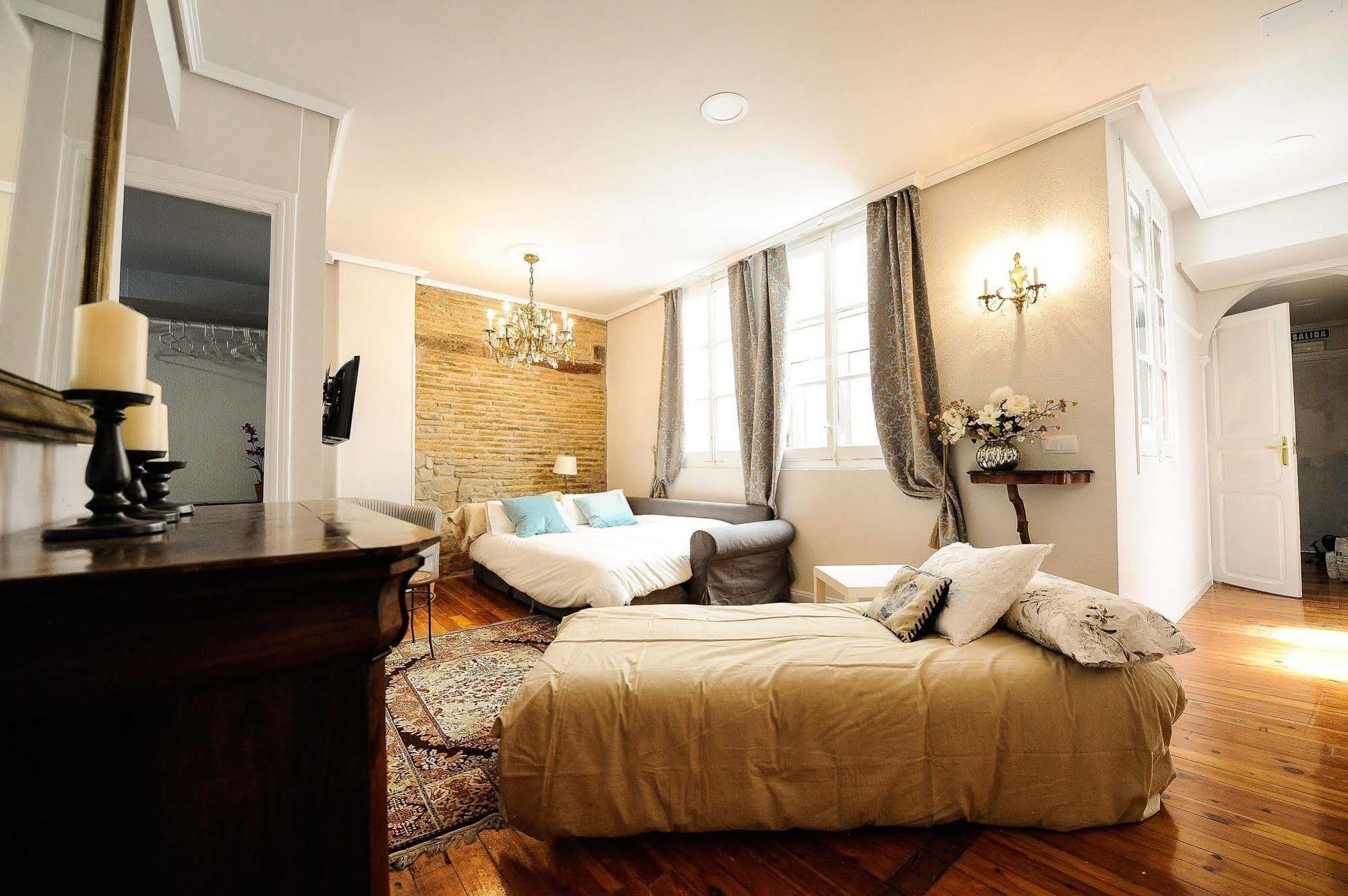 Heart Of Pamplona Apartments II By Clabao Екстер'єр фото